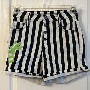 Beetlejuice Embroidered Shorts Junior’s Size 3